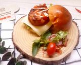 Hình bước làm 3 của món Hamburger chả tôm chiên giòn