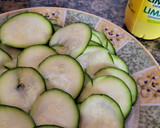 Foto del paso 1 de la receta: Lentejas con carpaccio de calabacín gambitas y aguacate