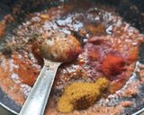 A picture of step 8 of Dhaba style paneer tikka masala gravy.