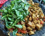 Foto langkah ke 4 dari resep Sambal Tempe Kemangi.