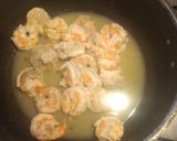 Foto del paso 2 de la receta: Pasta con langostinos