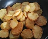 Foto del paso 2 de la receta: Huevos con patatas en adobillo