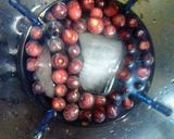 A picture of step 2 of Fresh Falsa Juice.