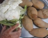 A picture of step 1 of Masaledar aloo gobhi.