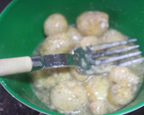 Foto del paso 3 de la receta: Patatas y gambas rebozadas