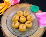 A picture of step 5 of Besan ladoo.