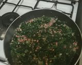 Foto del paso 2 de la receta: Espinacas salteadas con huevo y queso