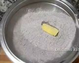 A picture of step 2 of Soft Ragi puttu.