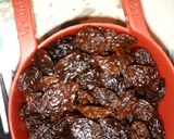A picture of step 1 of Raisins cupcake.