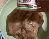 Foto langkah ke 2 dari resep Chicken Gordon Bleu.
