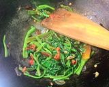Foto langkah ke 2 dari resep Tumis kangkung sambal terasi.