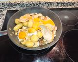 Foto del paso 8 de la receta Revuelto de huevos, patatas con pechugas