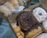 Foto langkah ke 5 dari resep Donat Maizena.