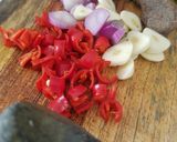 Foto langkah ke 2 dari resep Sayur Asem Bumbu Uleg pake Kangkung. Tersegar!.