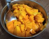 A picture of step 3 of Mango custard.