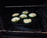 Foto del paso 3 de la receta: Zapallitos rellenos con vegetales, huevo y queso