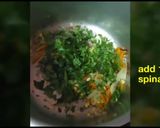 A picture of step 4 of Fried rice with spinach and pineapple.