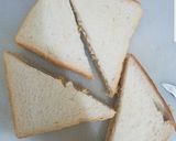A picture of step 4 of Fried bread triangles.
