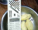 A picture of step 1 of Crunchy potato crisps #festivecontest kakamega #authormarathon.