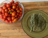 Foto del paso 1 de la receta: Tomatitos Cherry’s especiados con aceitunas !!!!!!