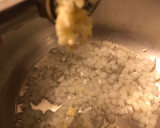 Foto del paso 3 de la receta: Habas mini con salchichas frescas