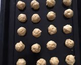 Foto langkah ke 5 dari resep Cornflakes Cheese Cookies.