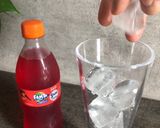 Foto langkah ke 2 dari resep Fanta Float.