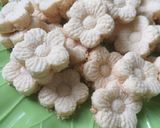 Foto langkah ke 4 dari resep Coconut Biscuits (Kue Kelapa).