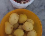A picture of step 2 of Dum aloo.