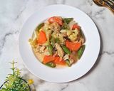 Foto langkah ke 4 dari resep Tumis Ayam Sayuran.