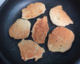 Hình bước làm 3 của món Oatmeal & banana pancake