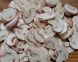 Foto del paso 1 de la receta: Caldo de hongos con epazote