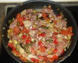 Foto del paso 2 de la receta: Wok de verduras y solomillo de cerdo