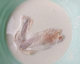 Foto langkah ke 2 dari resep Sayap ayam krispi saos asam manis.