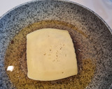 Foto del paso 9 de la receta: Hamburguesa de pollo al curry, cebolla caramelizada, queso-bacon