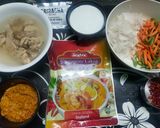 A picture of step 1 of Singapore Chicken Laksa with Vegetables.