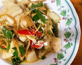 รูปขั้นตอนการทำที่ 7 ของ ผัดฉ่าปลาดอร์ลี่