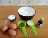 A picture of step 1 of Sponge Cake.