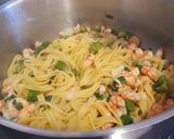 Foto del paso 3 de la receta: Tagliatelle con gambas y espárragos