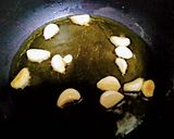 Foto del paso 4 de la receta: Cinta de lomo en salsa al ajillo