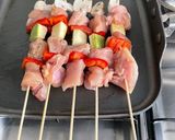 Foto del paso 3 de la receta: Brochetas de pollo súper rápidas