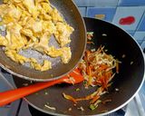 Foto langkah ke 5 dari resep Orak Arik Telur Sayuran.