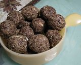 A picture of step 4 of Alsi laddoo.