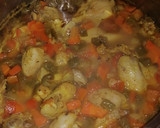 Foto del paso 3 de la receta: Muslitos de pollo en salsa