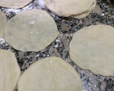 Foto del paso 3 de la receta: Masa de empanada para freír / hornear