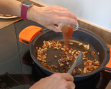 Foto del paso 3 de la receta: Solomillo de cerdo en salsa de mostaza y manzana