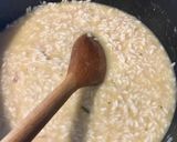Foto del paso 2 de la receta: Risotto al champagne con flores de zapallo