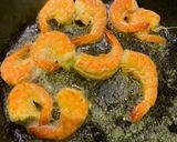 Foto langkah ke 2 dari resep Nasi Shirataki Goreng Udang.