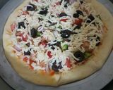 A picture of step 6 of Chicken burst pizza with cheese sauce🍕🍕.
