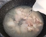 Foto langkah ke 3 dari resep Sup Ayam Jahe Simple.